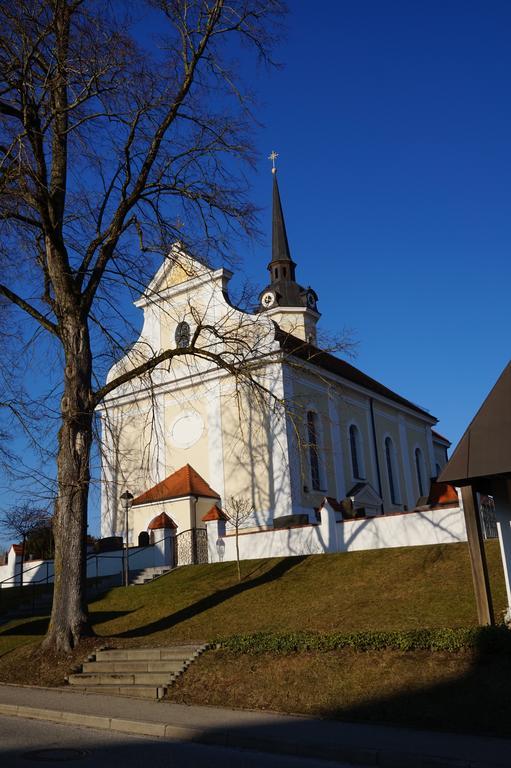 Pension-Metzgerei Hofer Inning am Holz Екстериор снимка